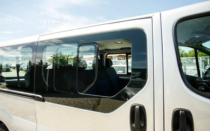 Renault Trafic cena 58900 przebieg: 218000, rok produkcji 2014 z Sandomierz małe 667